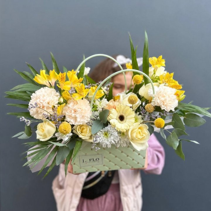 'Epia' Rose Handbag in Dubai