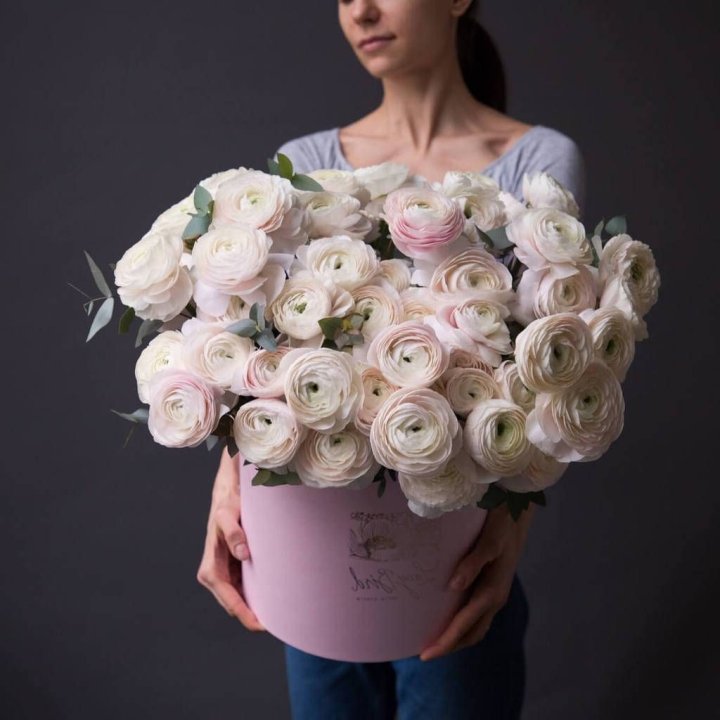 Ranunculus Box in Antwerp