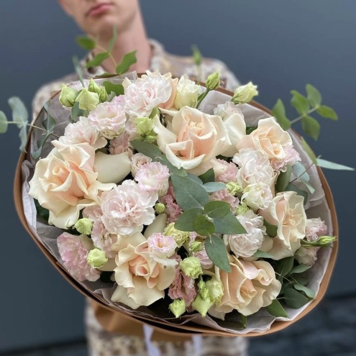 Bouquet of Cream Roses "Moco" in Dubai