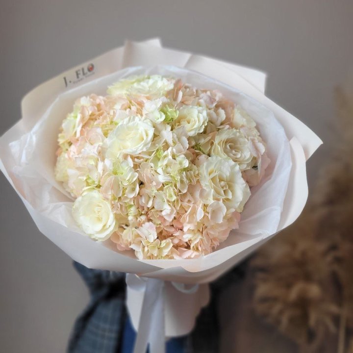 Hydrangea and Rose Bouquet in Antwerp