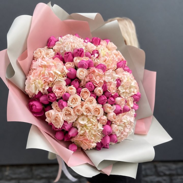 Spray Roses and Hydrangea Bouquet in Yerevan