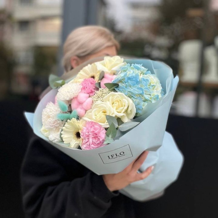 Your Eyes Bouquet in Chisinau