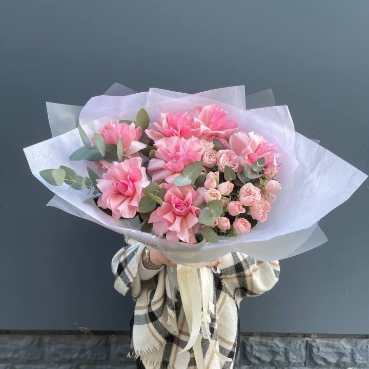 French and Peony Rose Bouquet in Antwerp