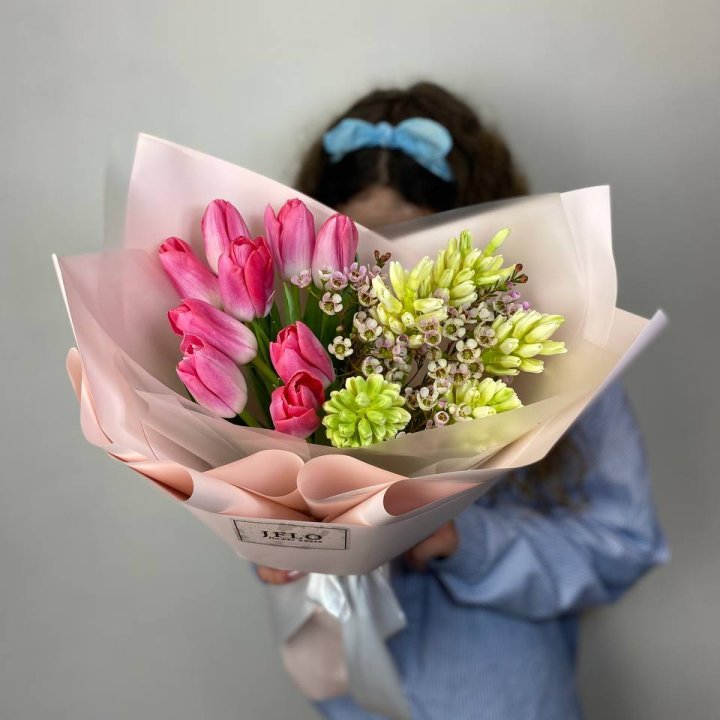 Duo Tulips and Hyacinths in Bangalore
