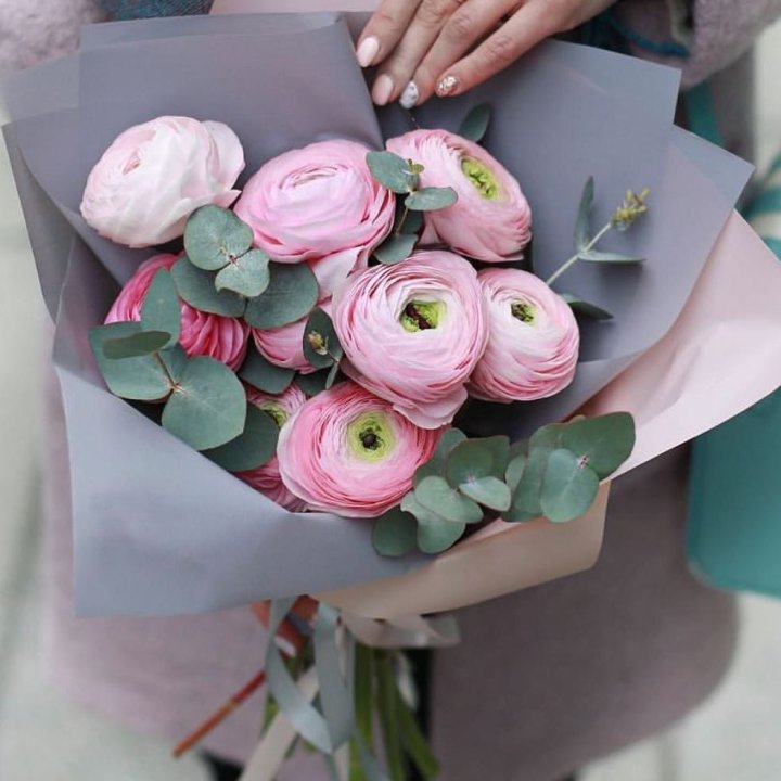 Ranunculus with Eucalyptus No. 1 in Antwerp