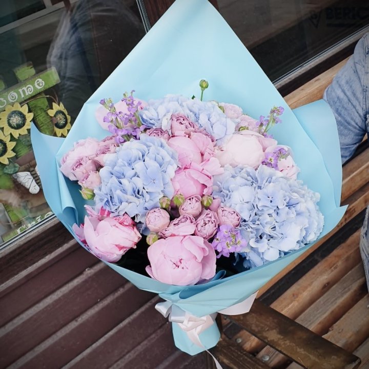 Blueberry Hydrangea Bouquet in Dushanbe