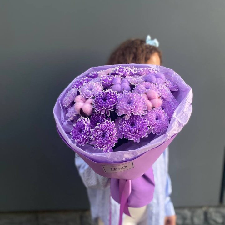 Chrysanthemums with Cotton in Manchester