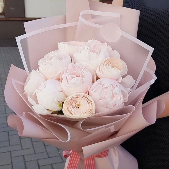 Peonies and Ranunculus in Dushanbe