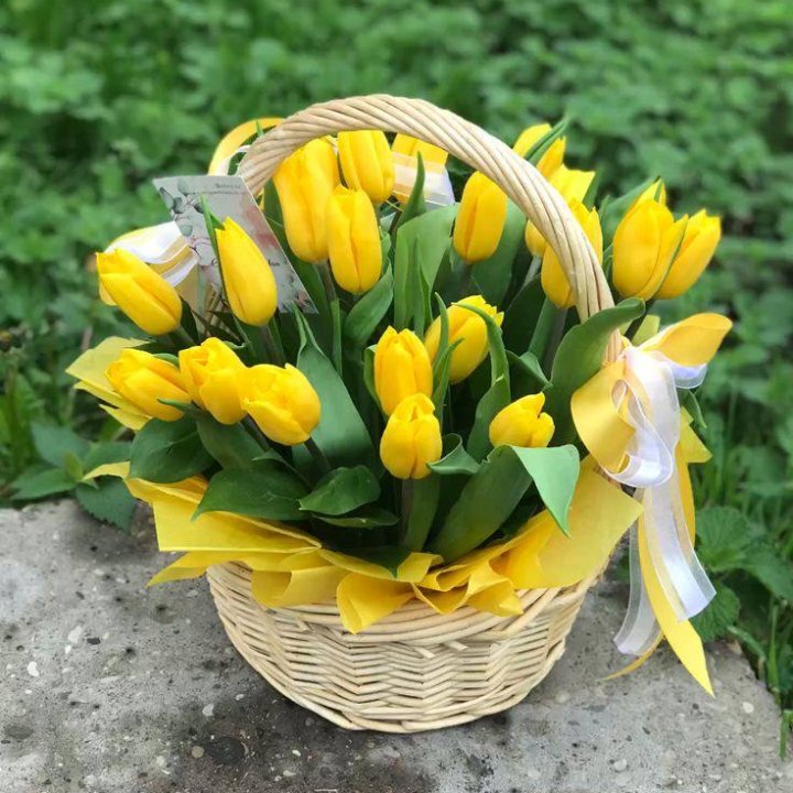 25 Yellow Tulips in a Basket in Dubai