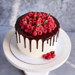 CAKES & CUPCAKES in Dubai with delivery at the lowest prices