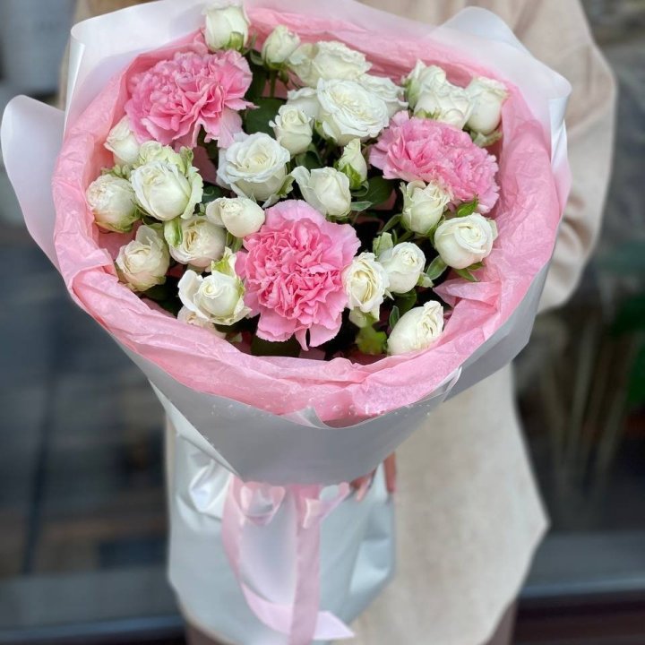 Rose and Dianthus Bouquet 