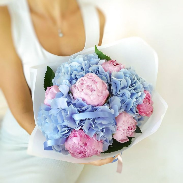 Hydrangea and Peonies in Dushanbe