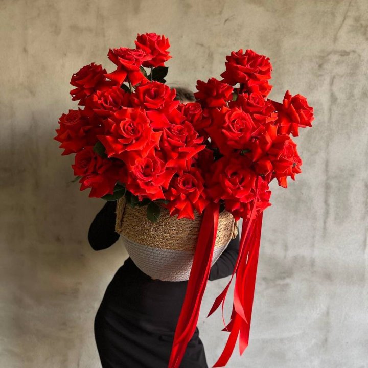 25 Ecuadorian Roses in Jute in Copenhagen