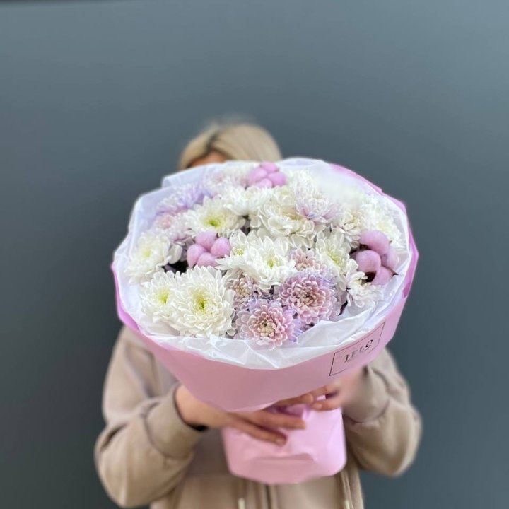 7 Delicate Chrysanthemums in Manchester
