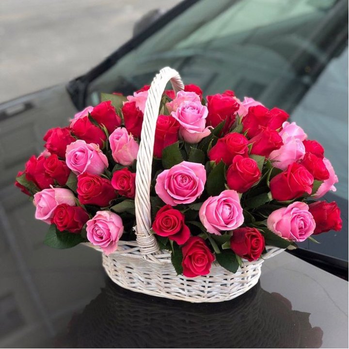 Basket with Roses in Sharjah