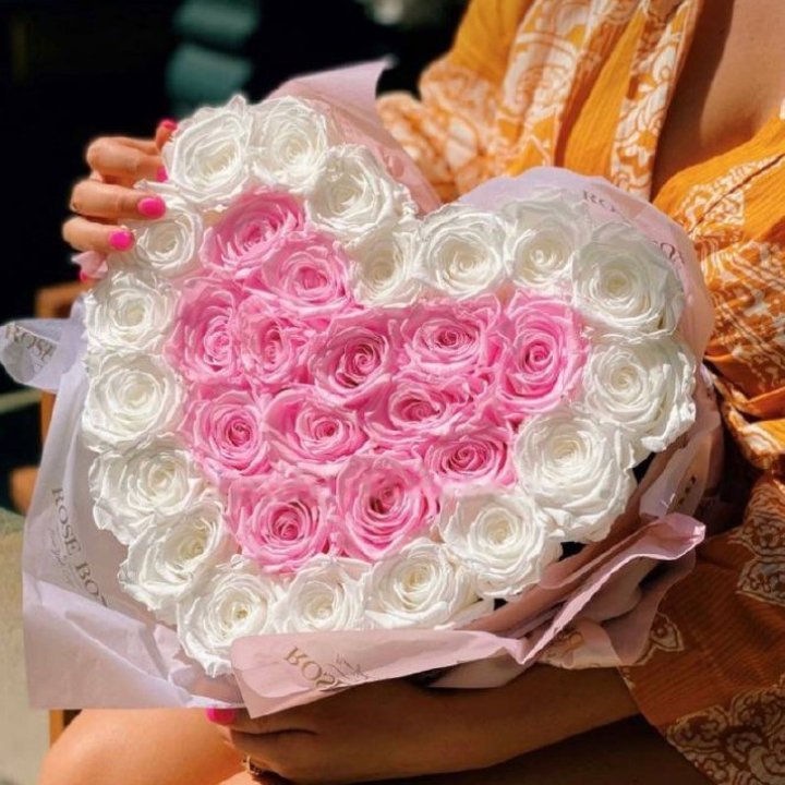 Heart Box with Roses No. 2 in Melbourne