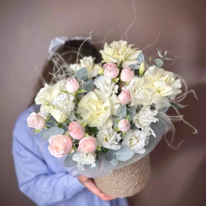 'Mileena' Signature Box in a Jute Pot in Tashkent
