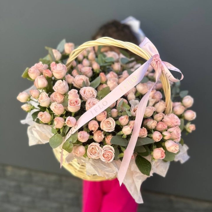 Basket of Spray Peony Roses in Bangalore