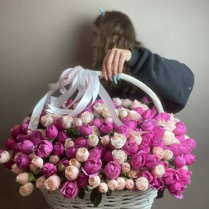 Premium Basket of Peony Bush Roses in Rotterdam