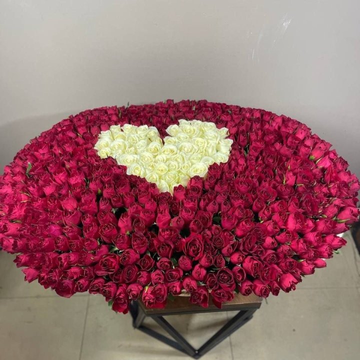 501 Roses in a Basket in Bali