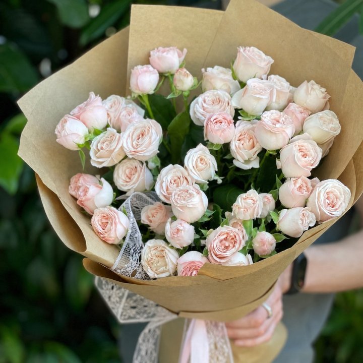 Spray Roses Bouquet No. 1 in Bangalore