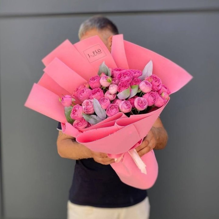 Peony Roses Bubbles No. 2 in Dubai