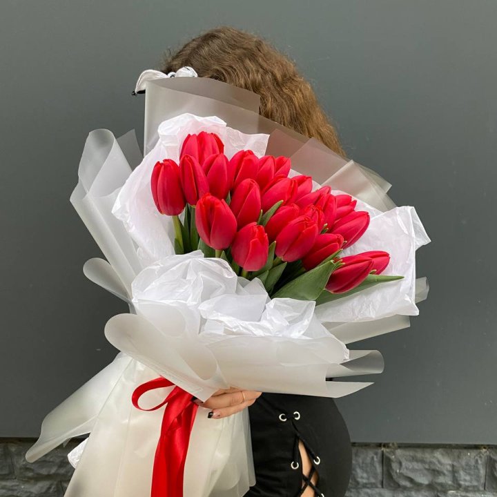 25 Red Airy Tulips in Nicosia