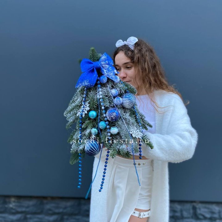Новогодняя елочка "Блю" в Ереване