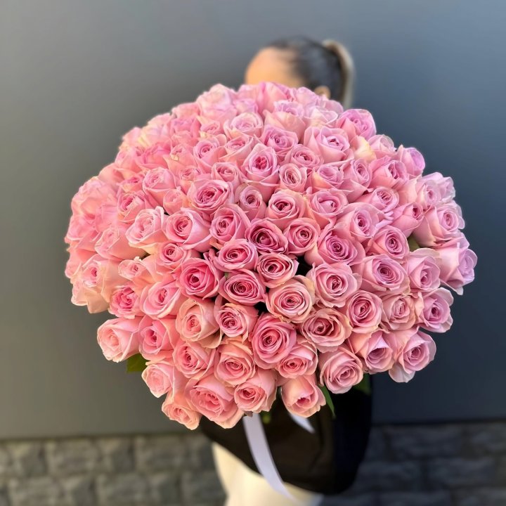 Bunch of 101 Pink Roses in Mexico City