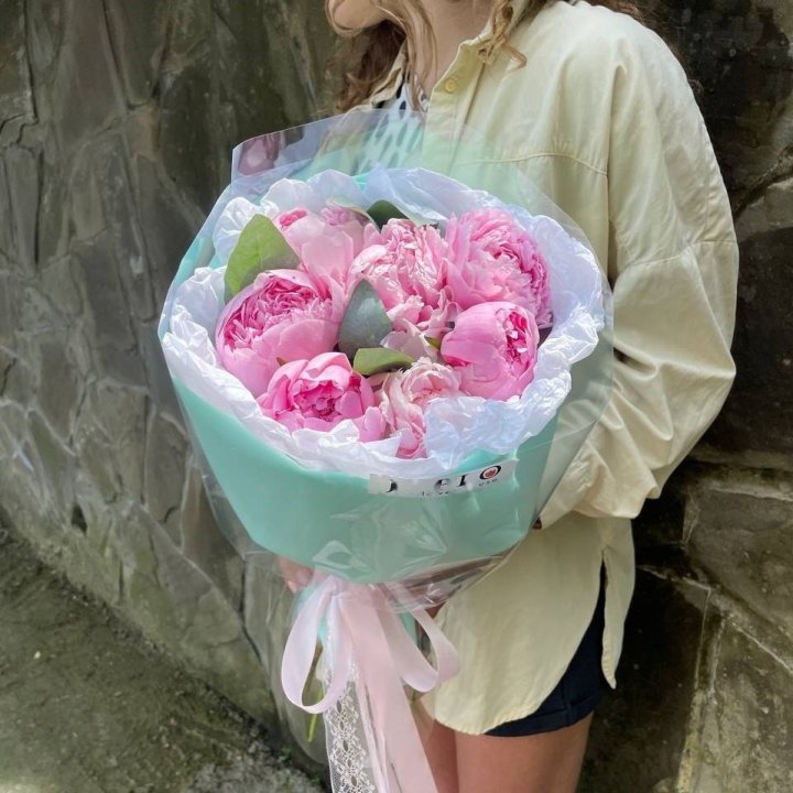 7 Marshmallow Peonies in Foamyran in Batumi
