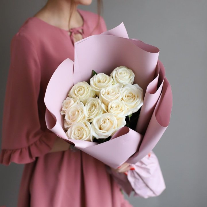 11 White Roses in Shanghai