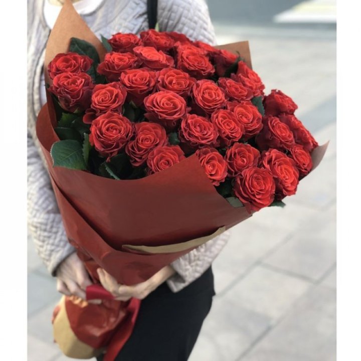 29 Tall Roses in London