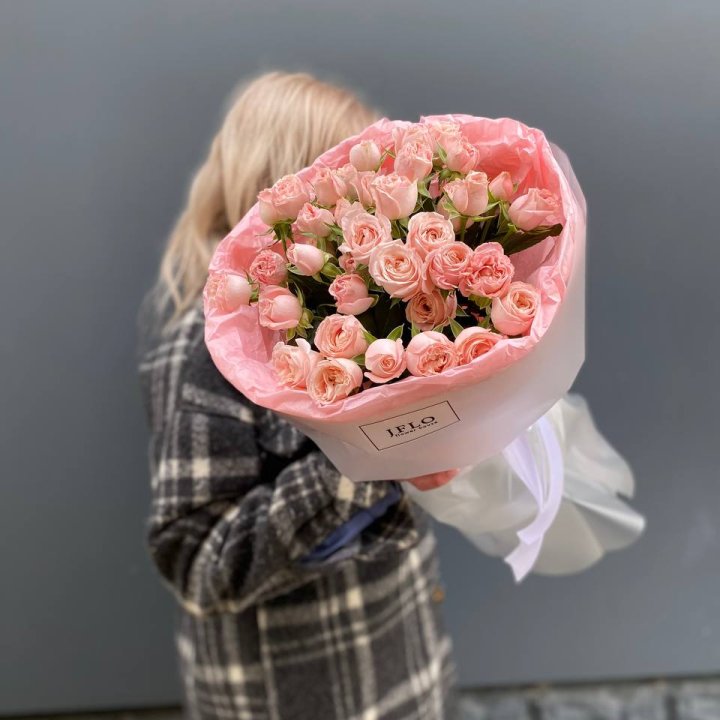 11 Bombastic Spray Roses in Dubai