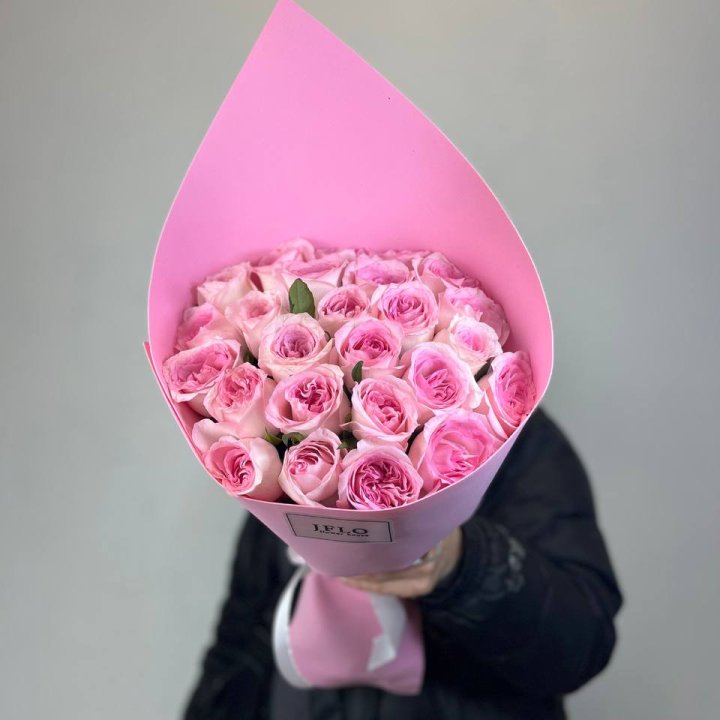 25 Tender Roses in Vancouver