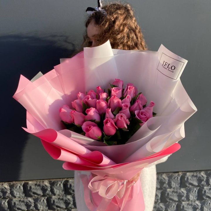 25 Pink Roses 