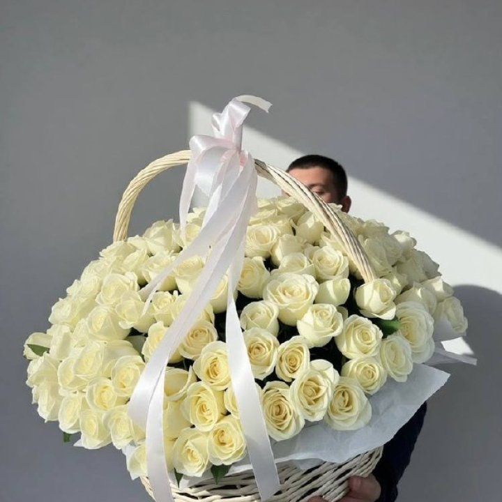 151 Roses in a Round Basket in Fethiye
