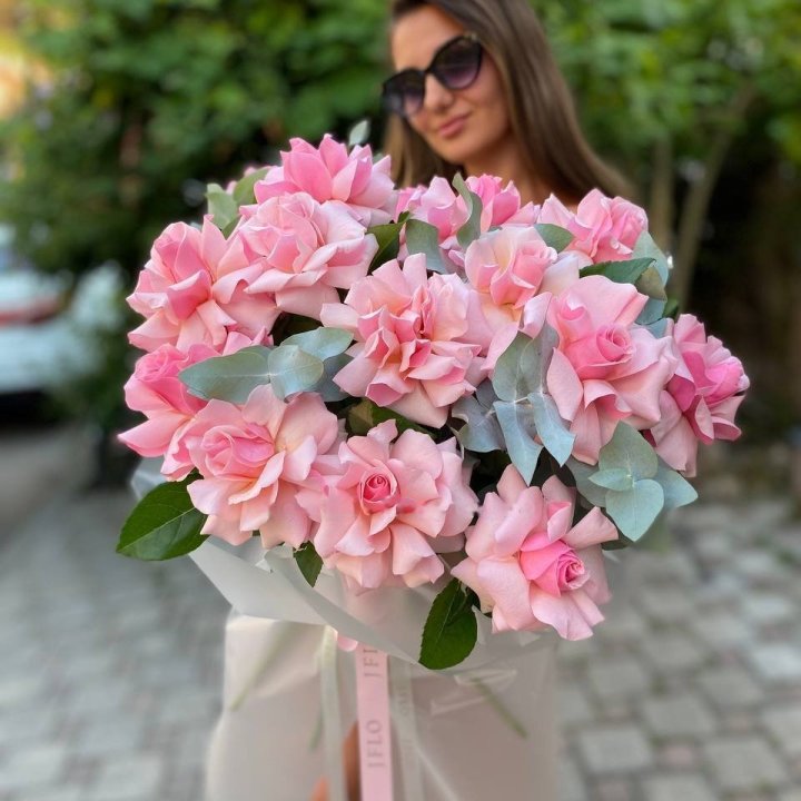 17 Pink French Roses in Vancouver