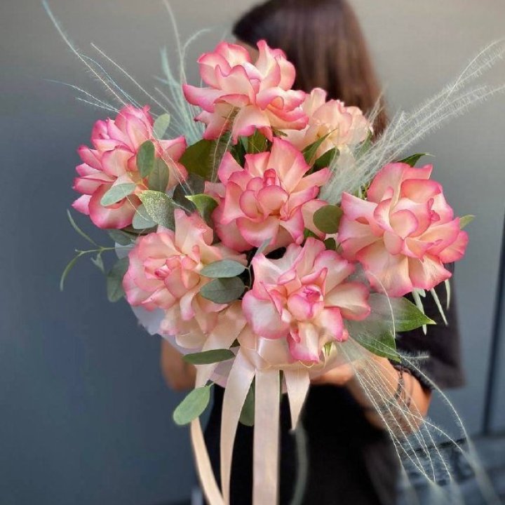 9 Jummily French Roses in a Box in Antwerp