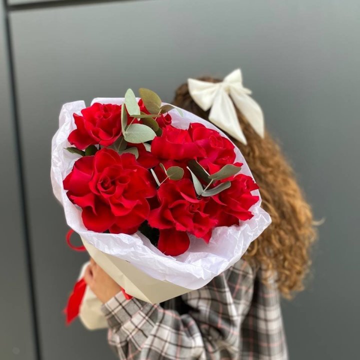 7 French Red Roses in Dubai