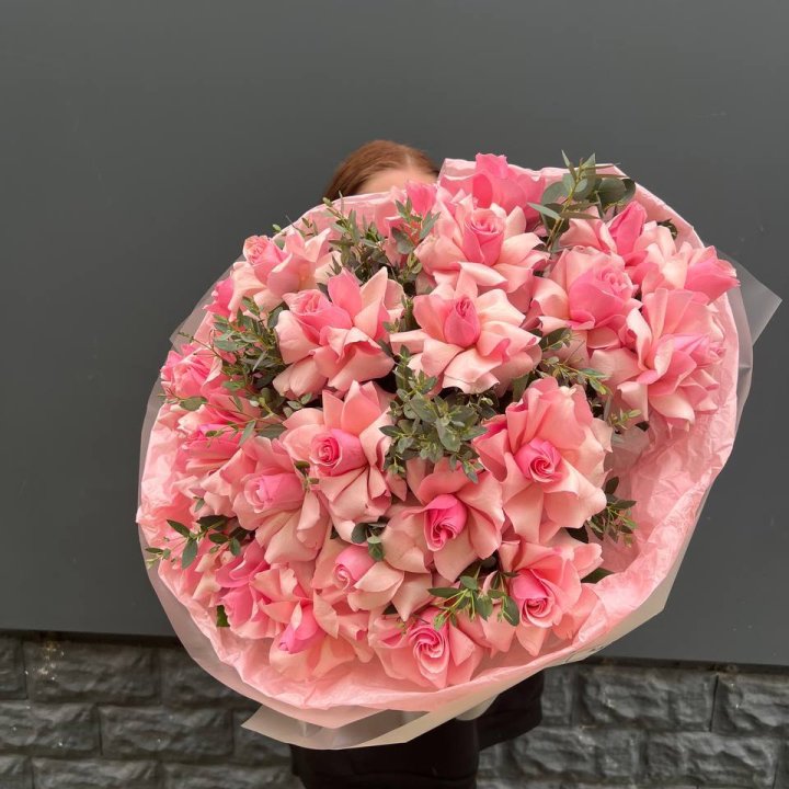 25 Pink French Roses in Geneva