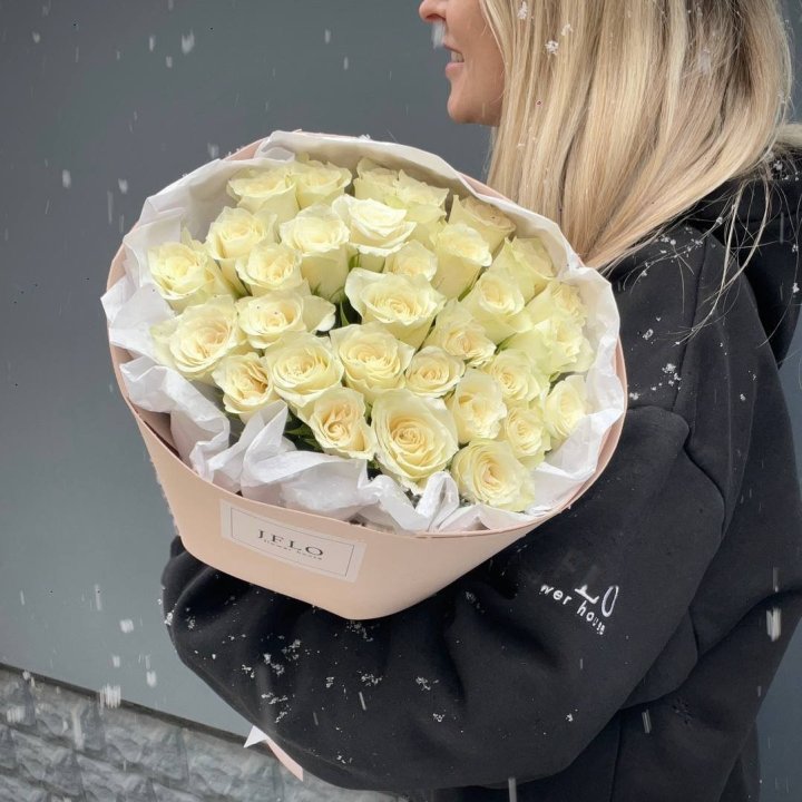31 White Roses in Styling in Dubai