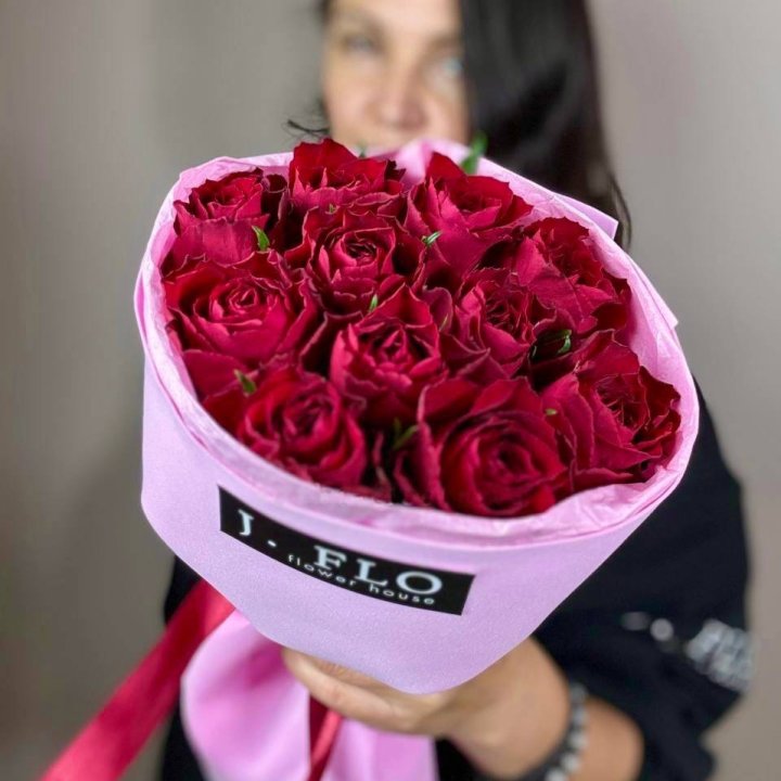 11 Red Madame Rose Stems in Dubai