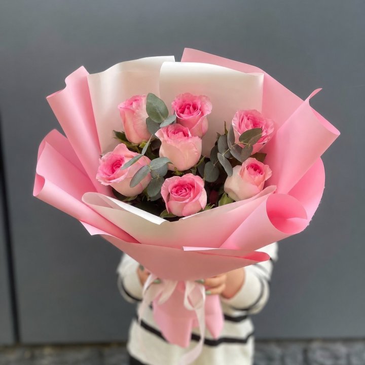7 Roses with Eucalyptus in Dubai