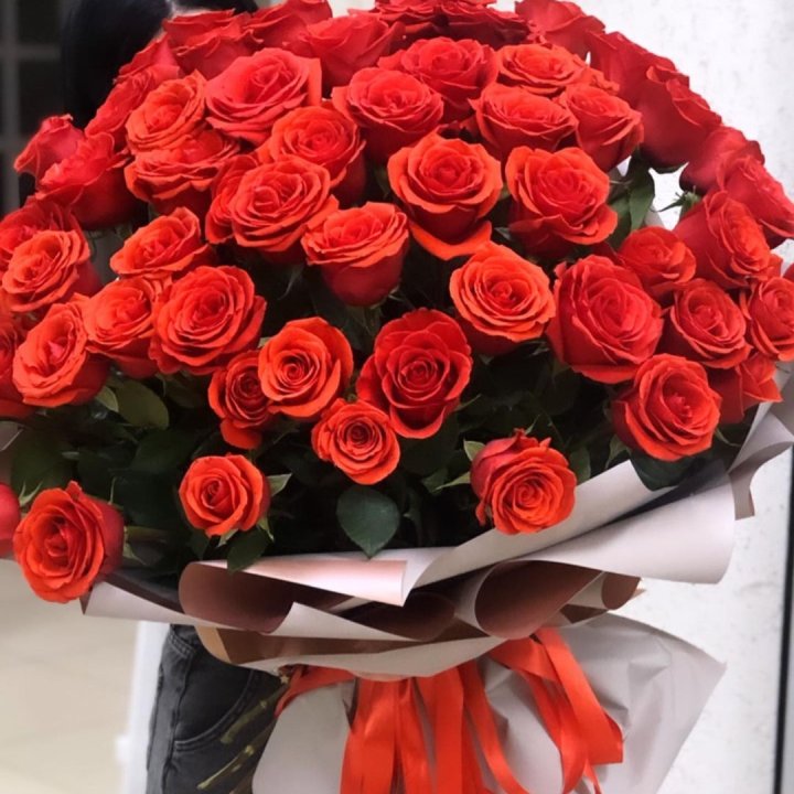 Bouquet of Tall Ecuadorian Roses in Geneva