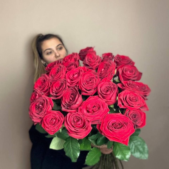 25 Tall Roses in Amsterdam