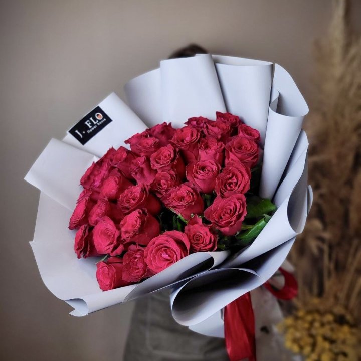 33 Red Roses in Lima