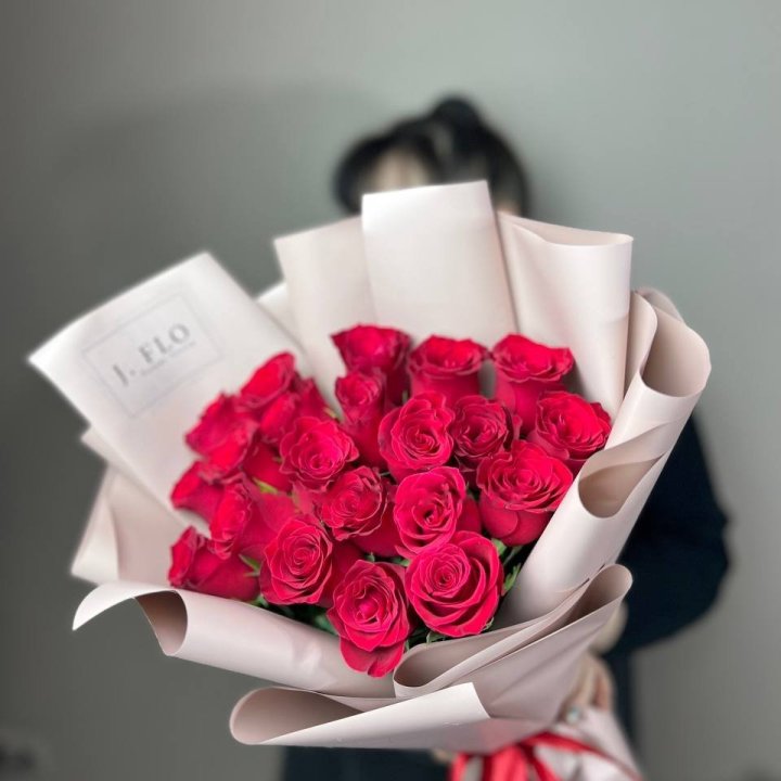 21 Red Roses in Dubai