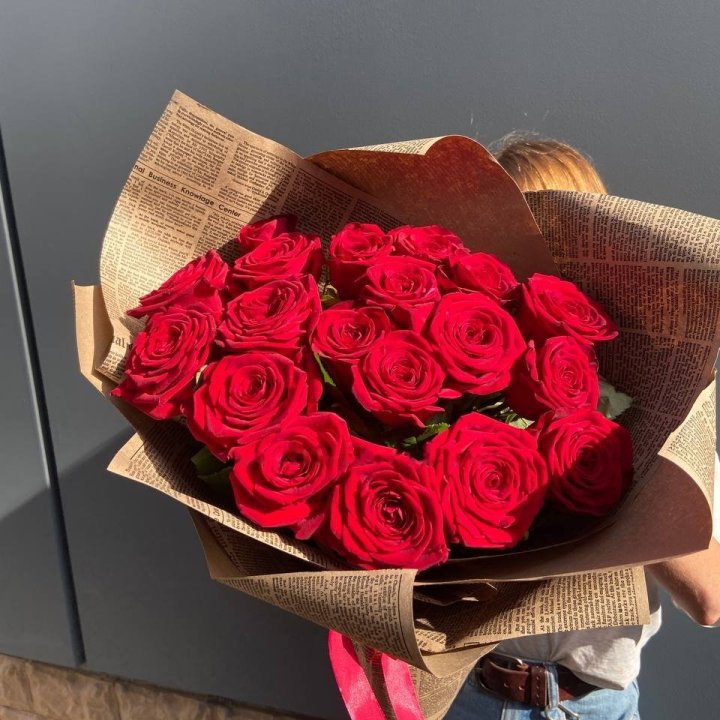 19 Red Roses 