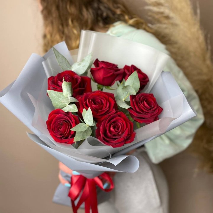 7 Red Roses in Antwerp