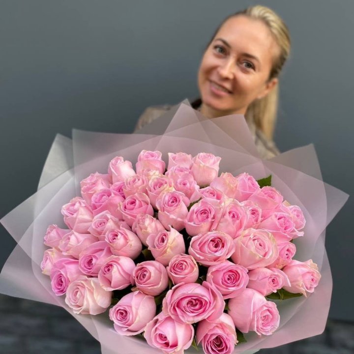 51 розовая роза в Самуи